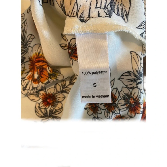 Maurices Women's Small Cream and Orange Fall Floral Blouse- NWT - Picture 11 of 11